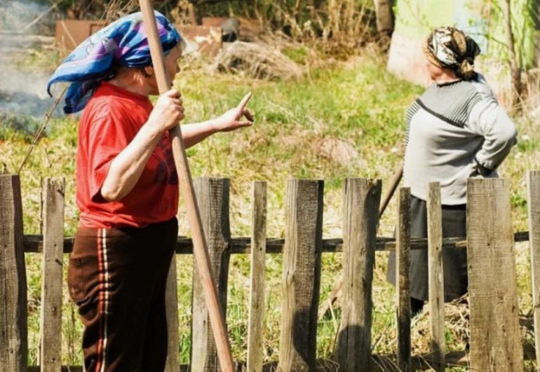 Дом соседа закрыл солнце: как заставить перенести постройку по законам 2026 года